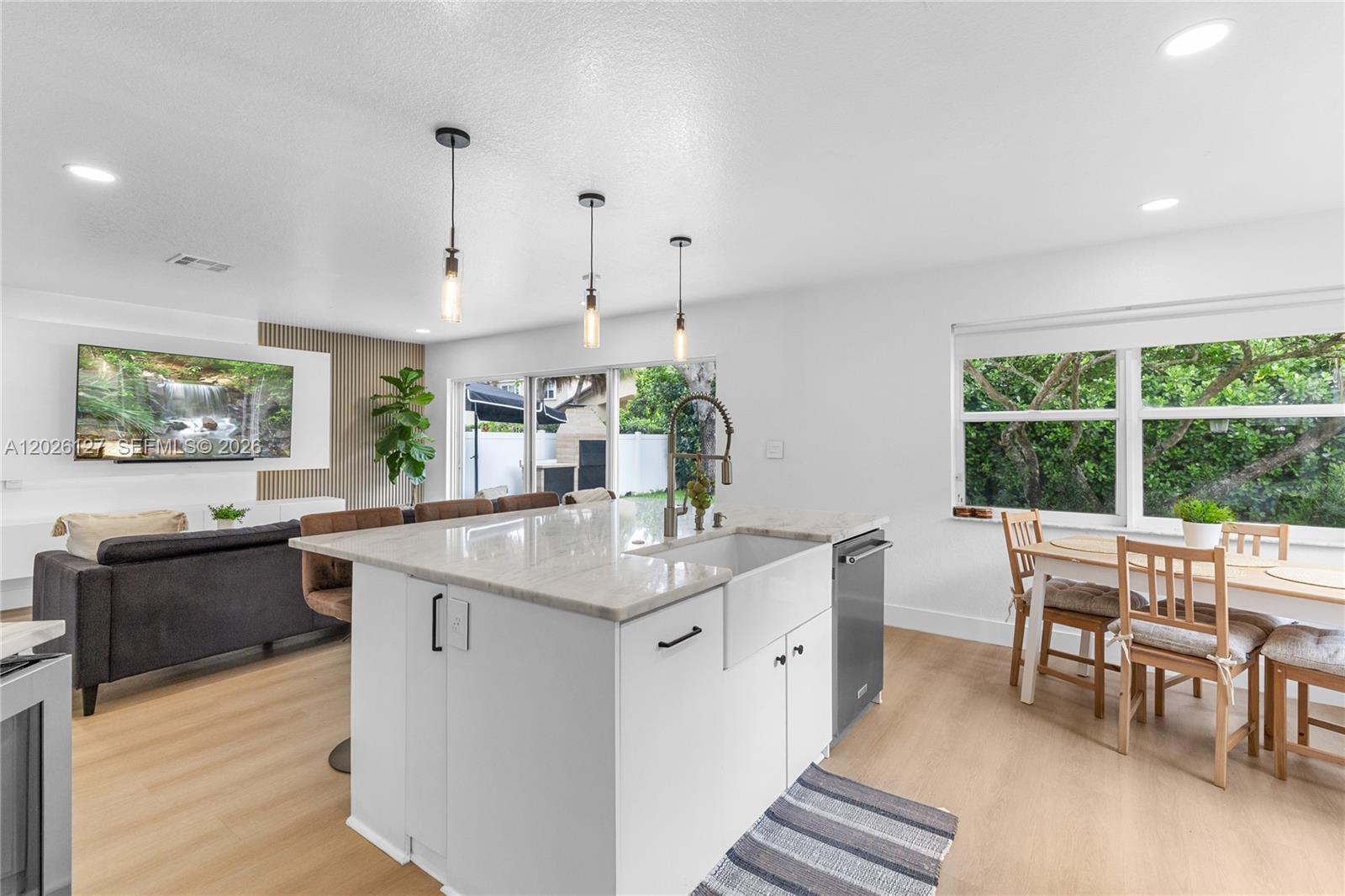 PEMBROKE ISLES 1 - Residential