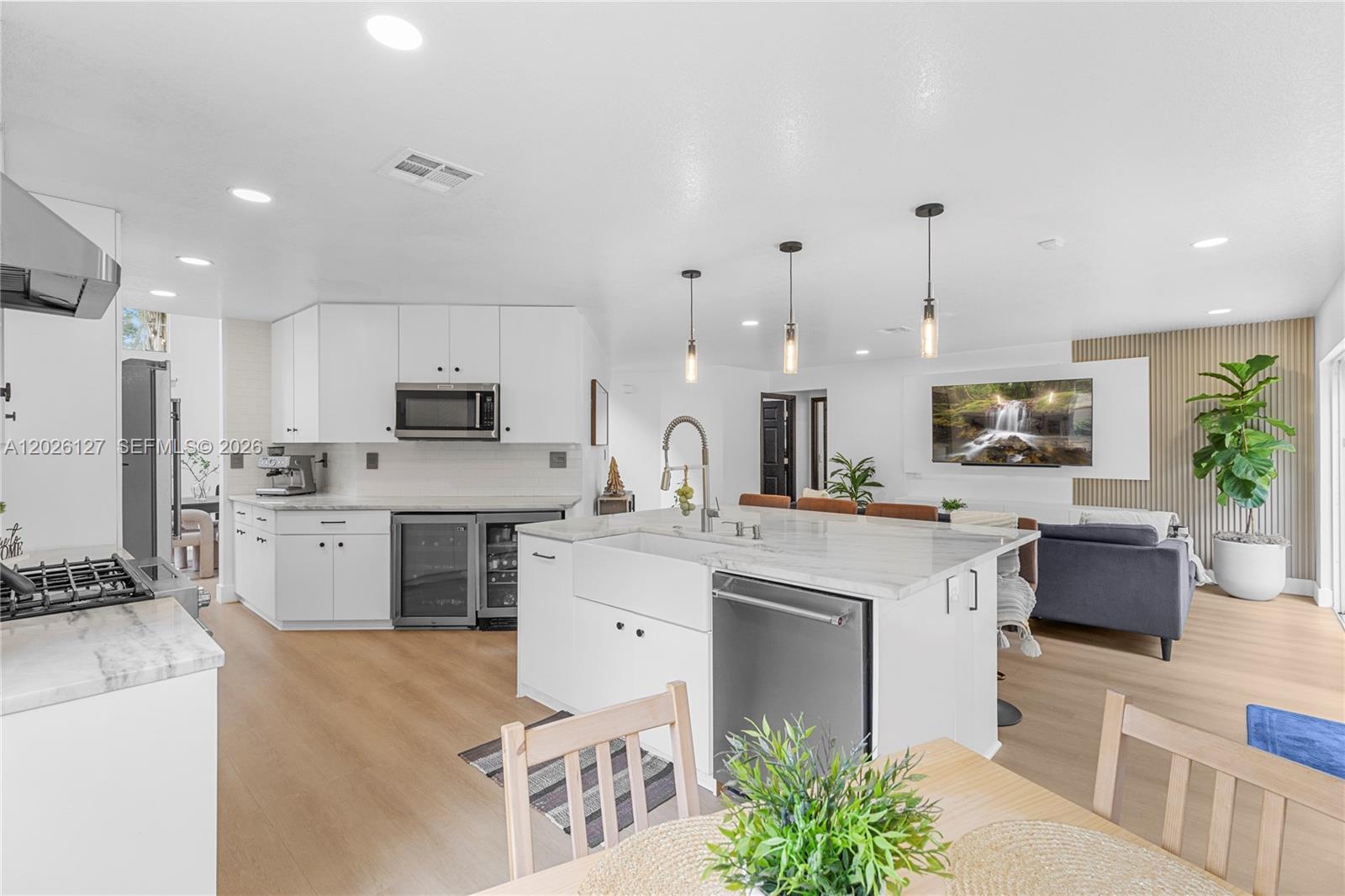 PEMBROKE ISLES 1 - Residential