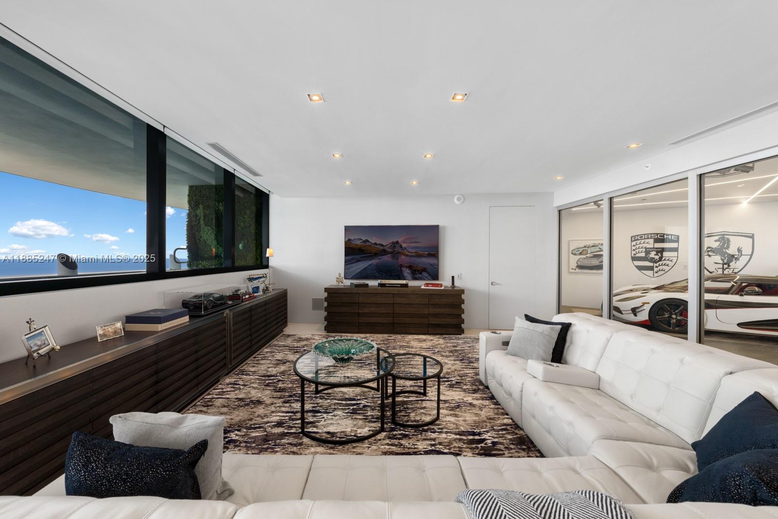 18555 COLLINS AVENUE COND - Residential