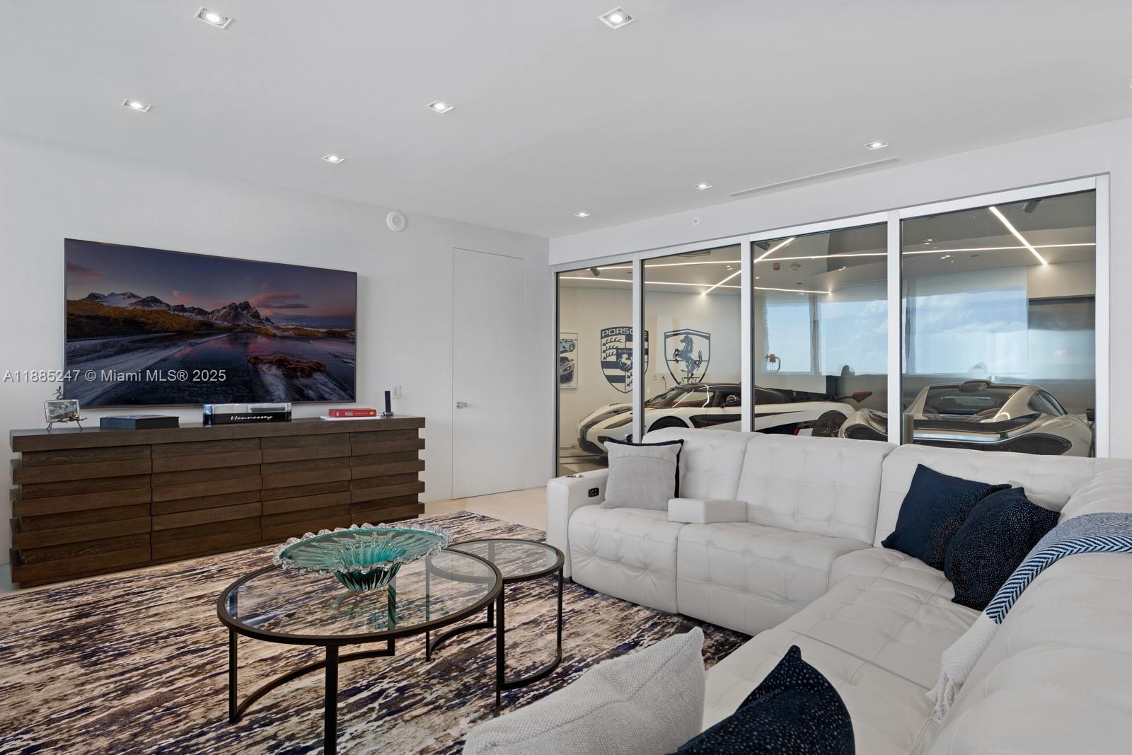 18555 COLLINS AVENUE COND - Residential