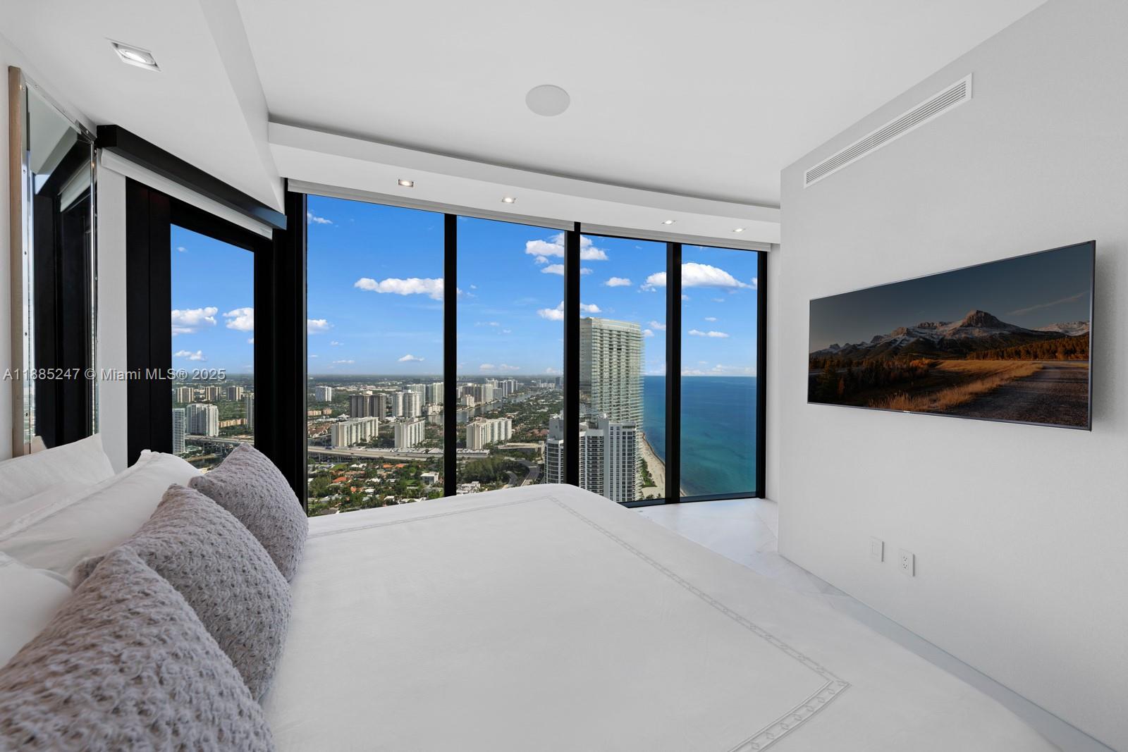 18555 COLLINS AVENUE COND - Residential