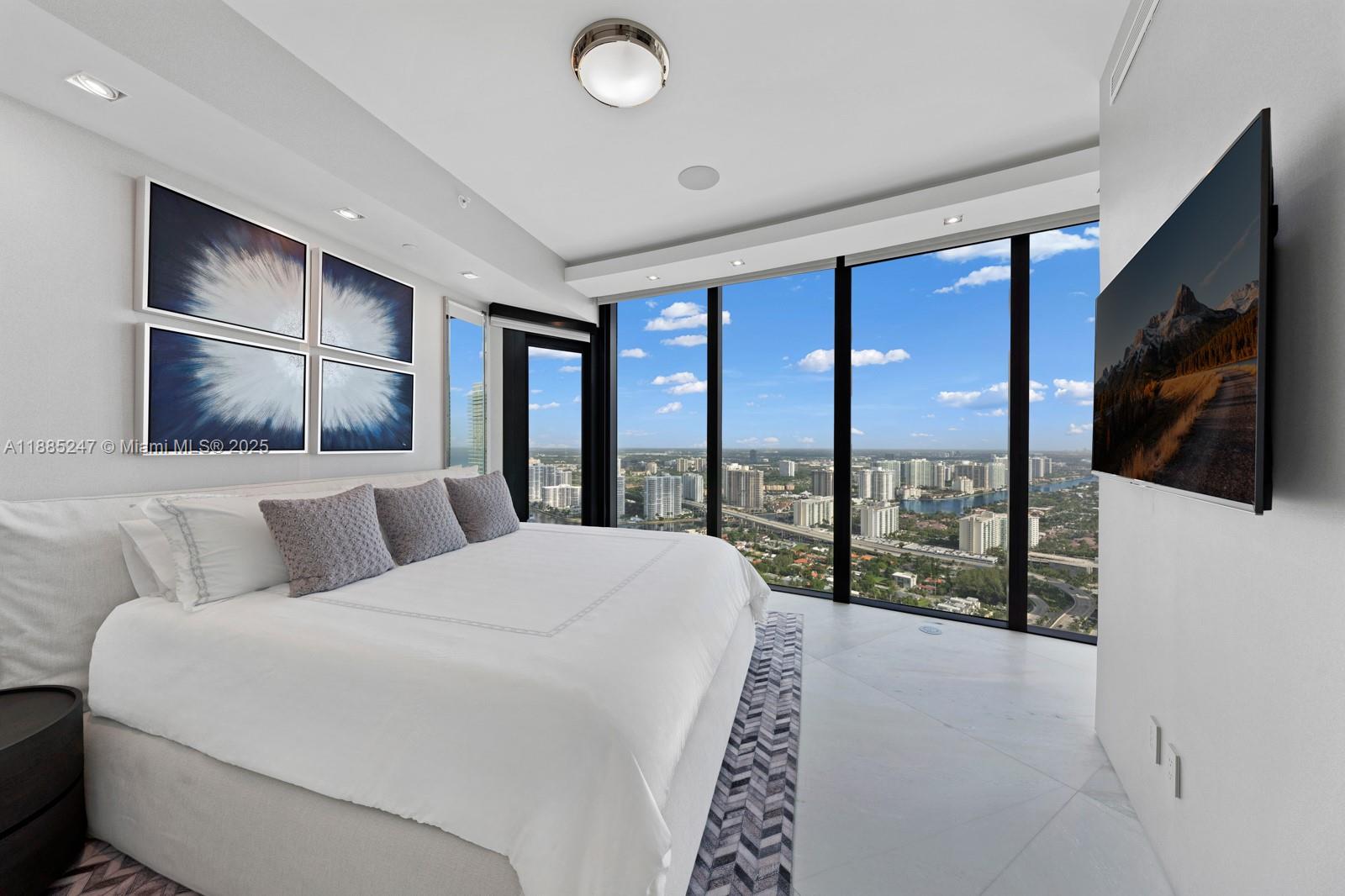 18555 COLLINS AVENUE COND - Residential