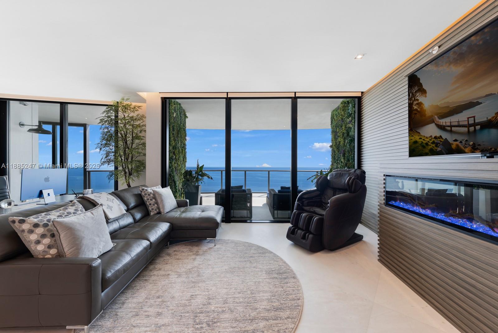 18555 COLLINS AVENUE COND - Residential