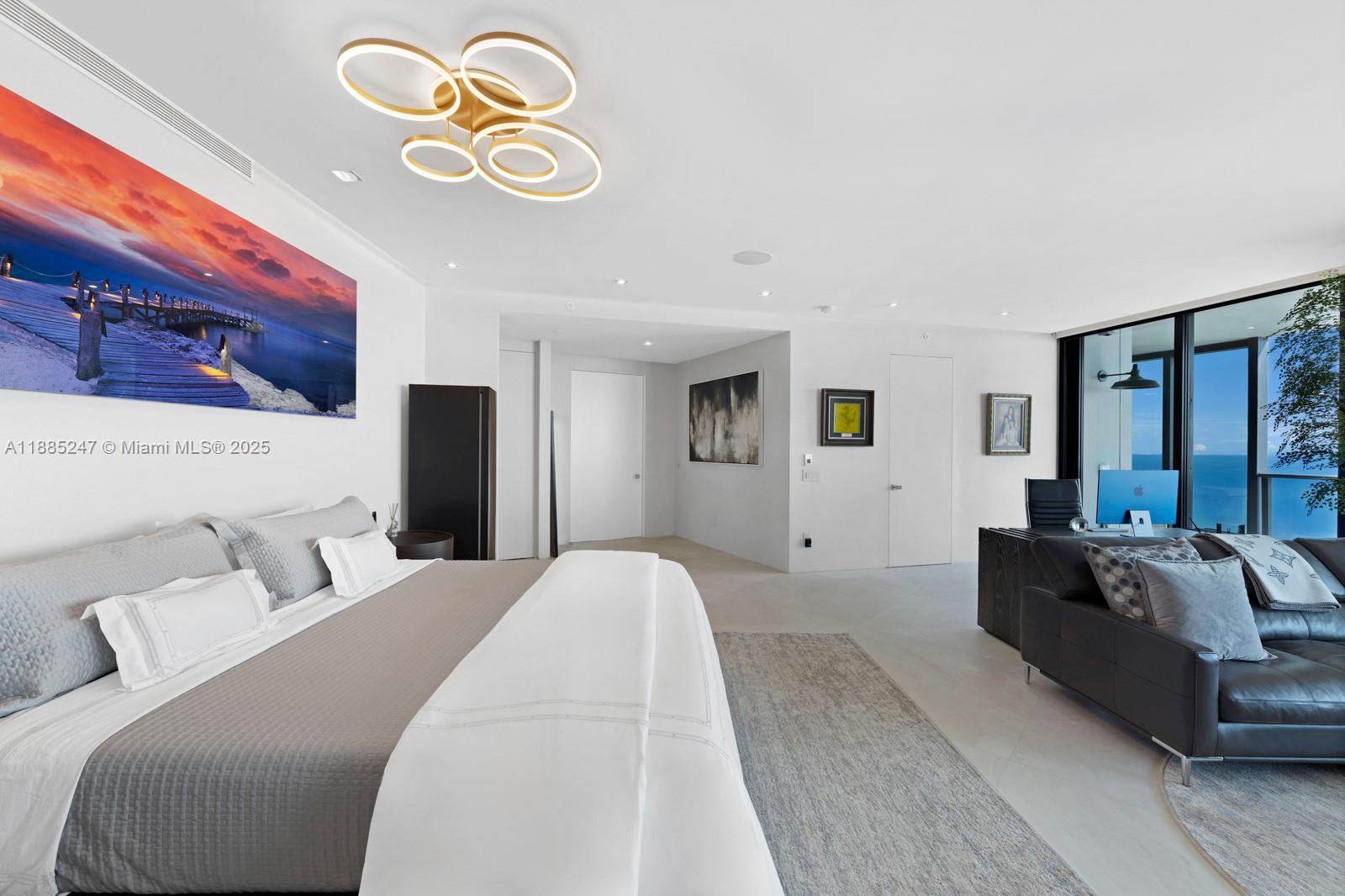 18555 COLLINS AVENUE COND - Residential