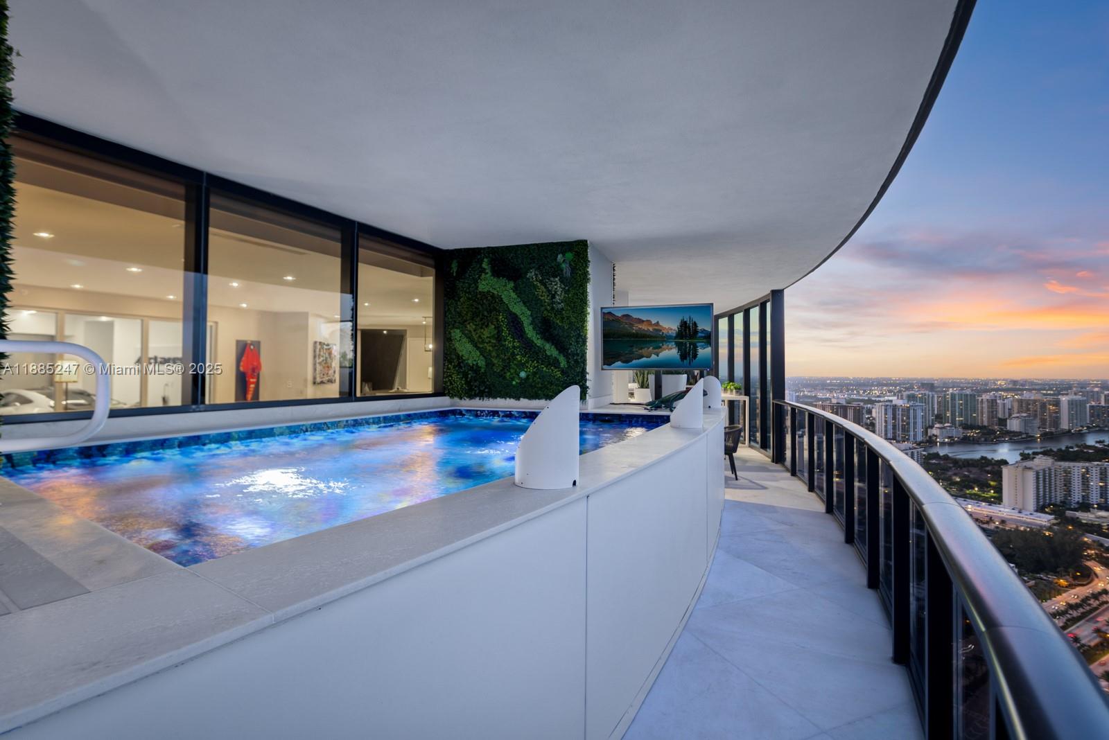 18555 COLLINS AVENUE COND - Residential