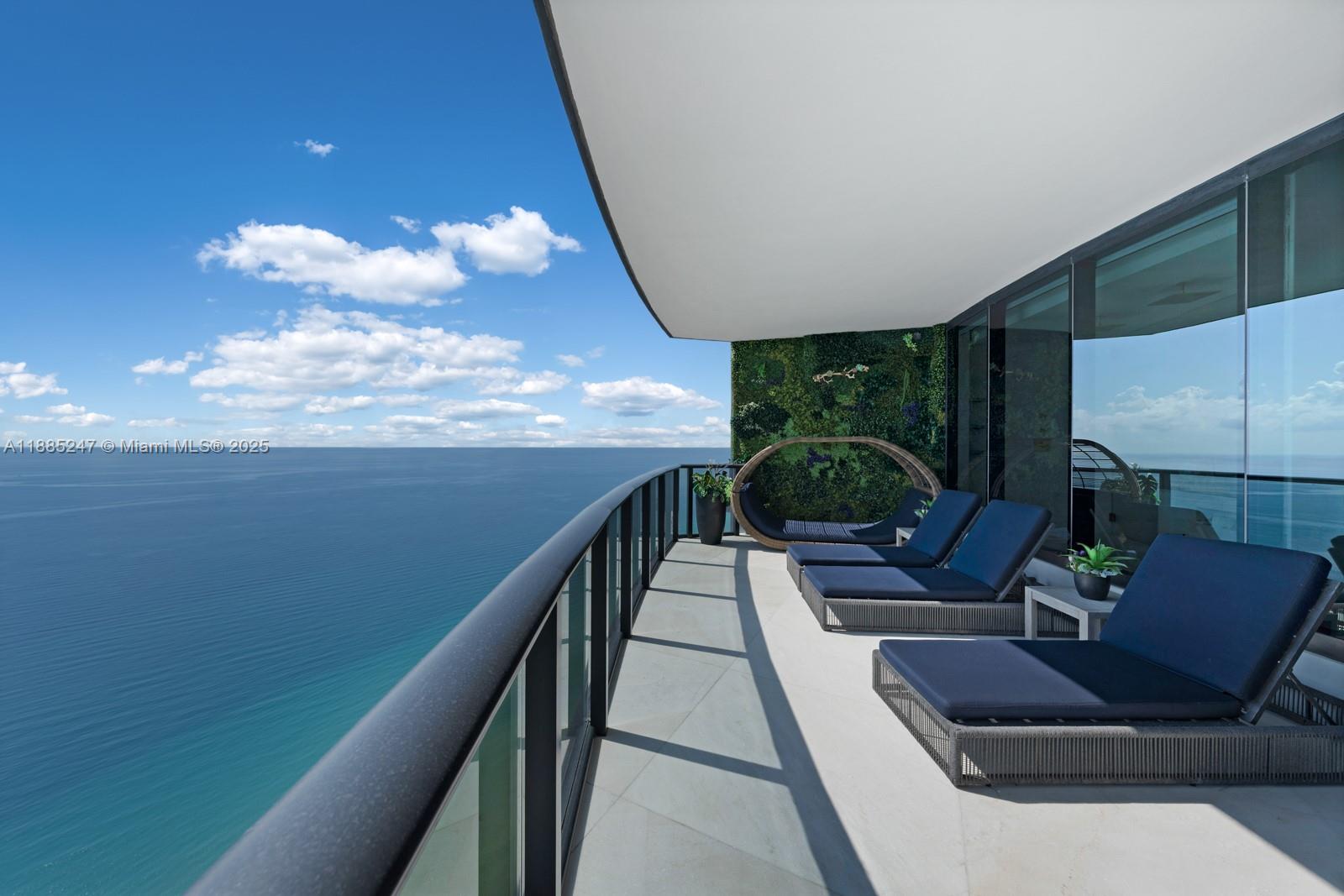 18555 COLLINS AVENUE COND - Residential