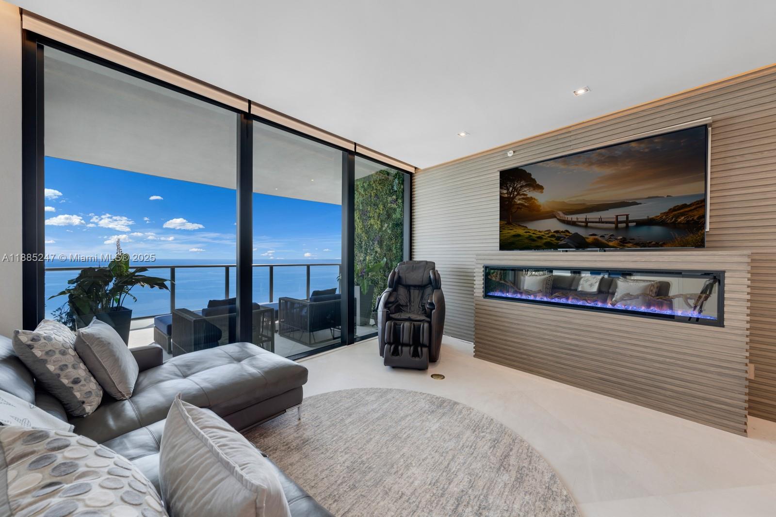 18555 COLLINS AVENUE COND - Residential
