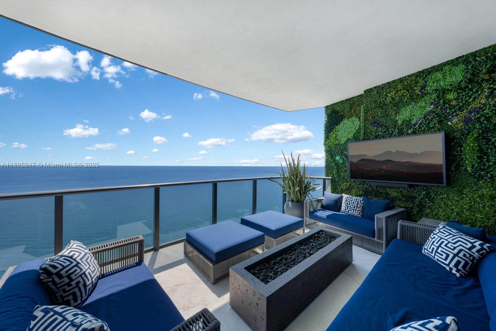 18555 COLLINS AVENUE COND - Residential