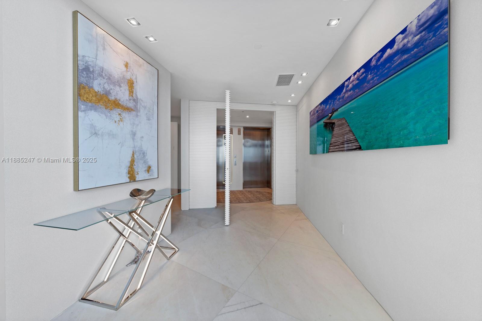 18555 COLLINS AVENUE COND - Residential