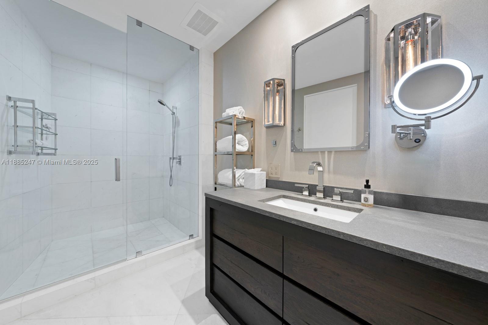18555 COLLINS AVENUE COND - Residential