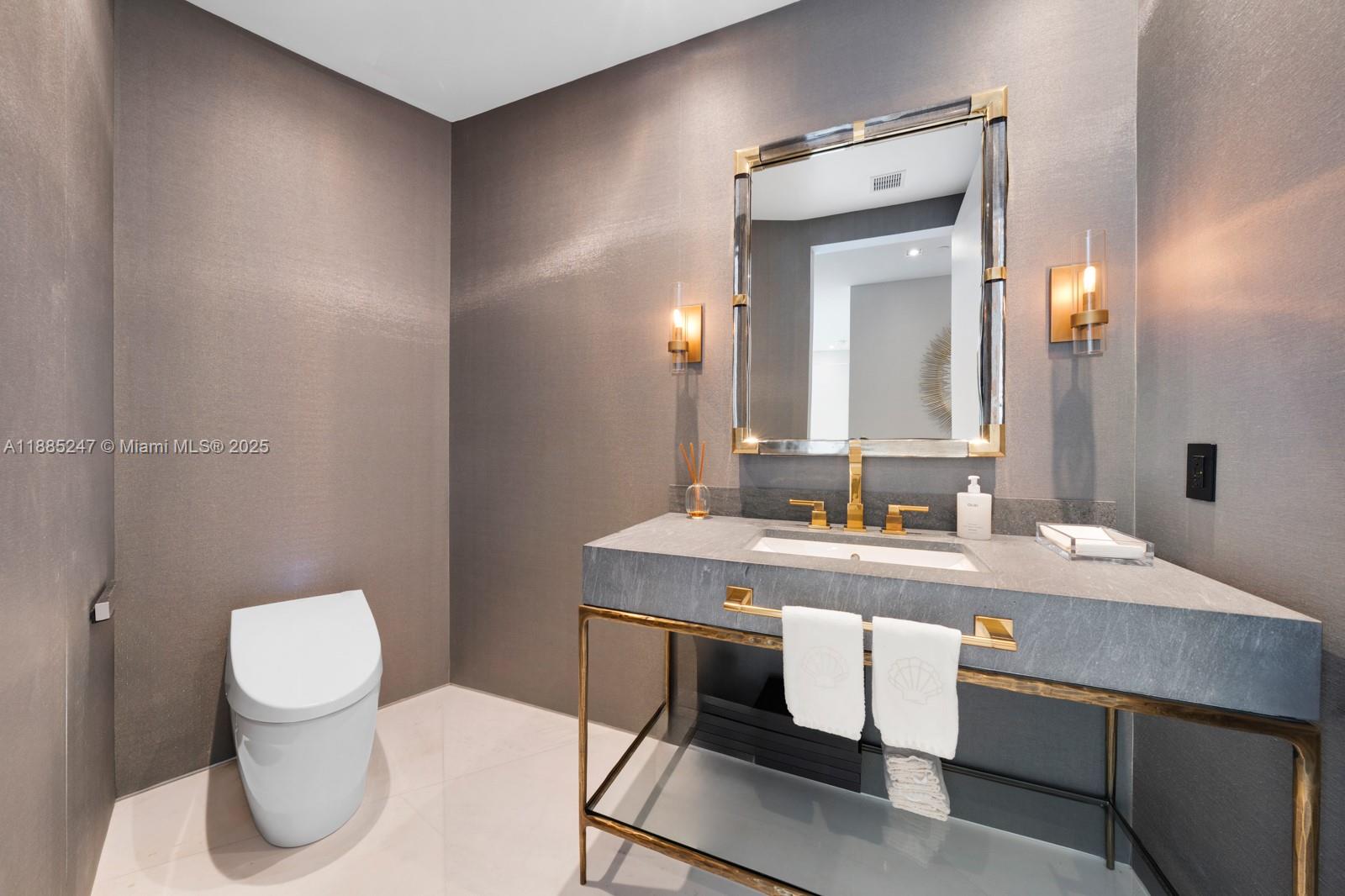 18555 COLLINS AVENUE COND - Residential