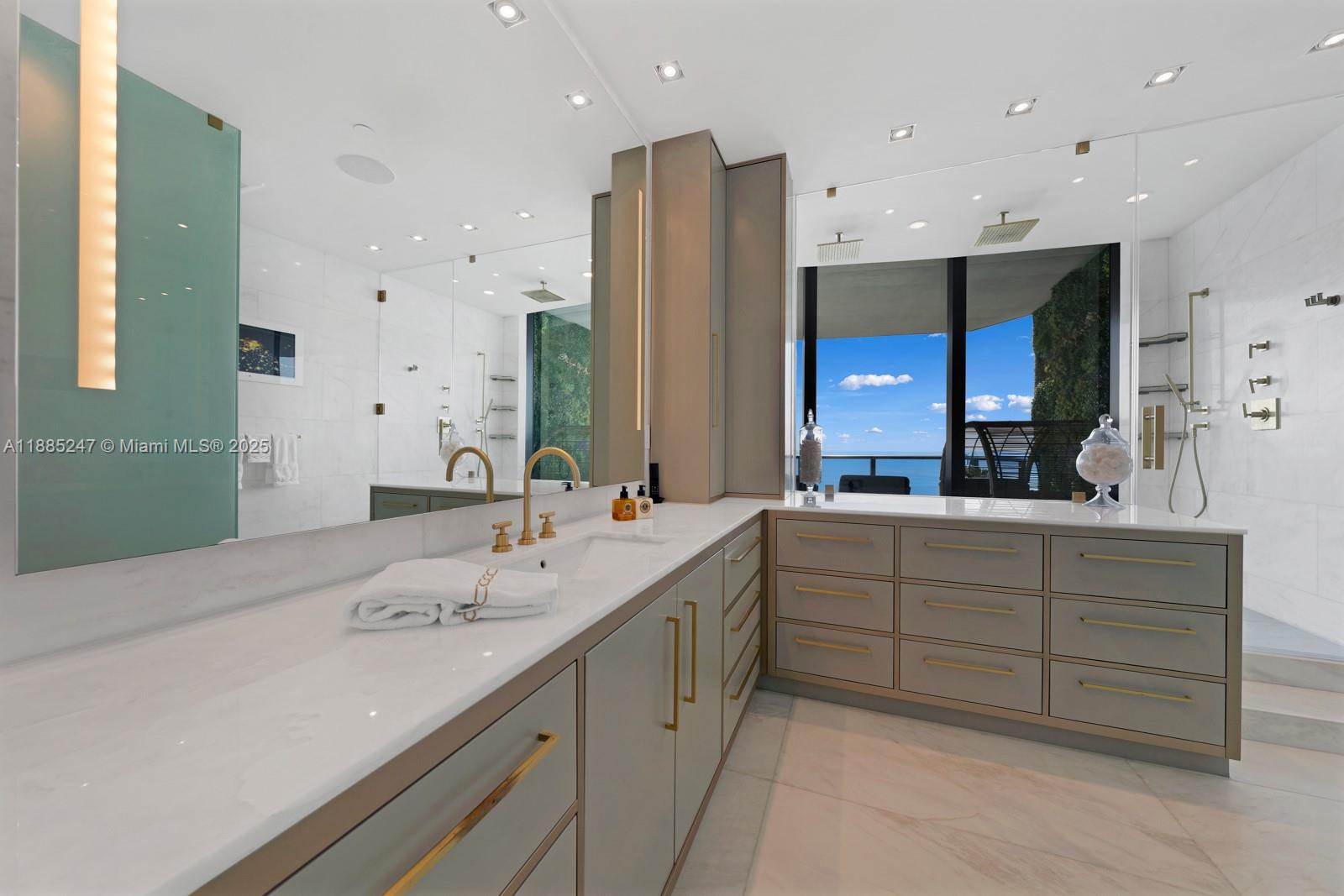 18555 COLLINS AVENUE COND - Residential