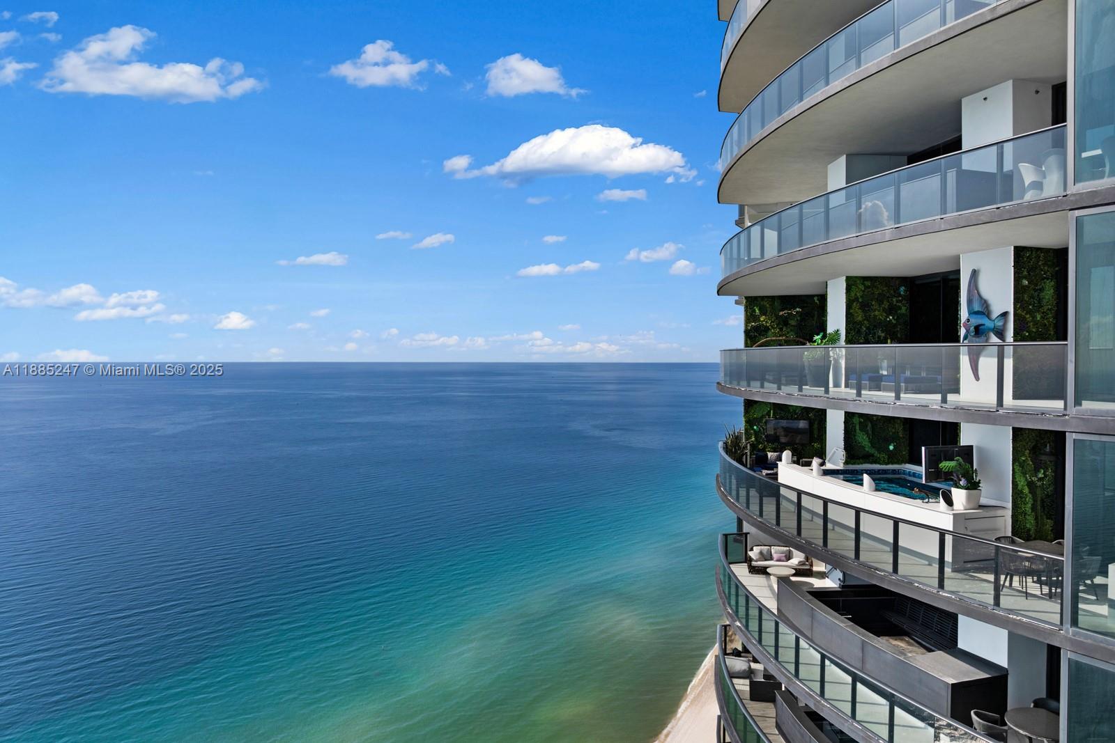18555 COLLINS AVENUE COND - Residential