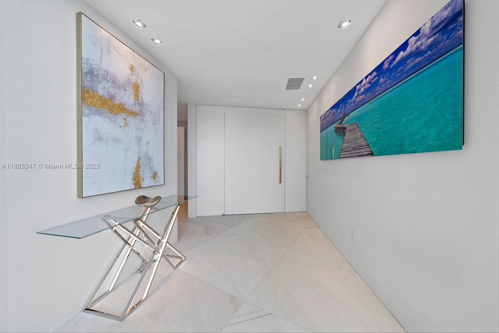 18555 COLLINS AVENUE COND - Residential