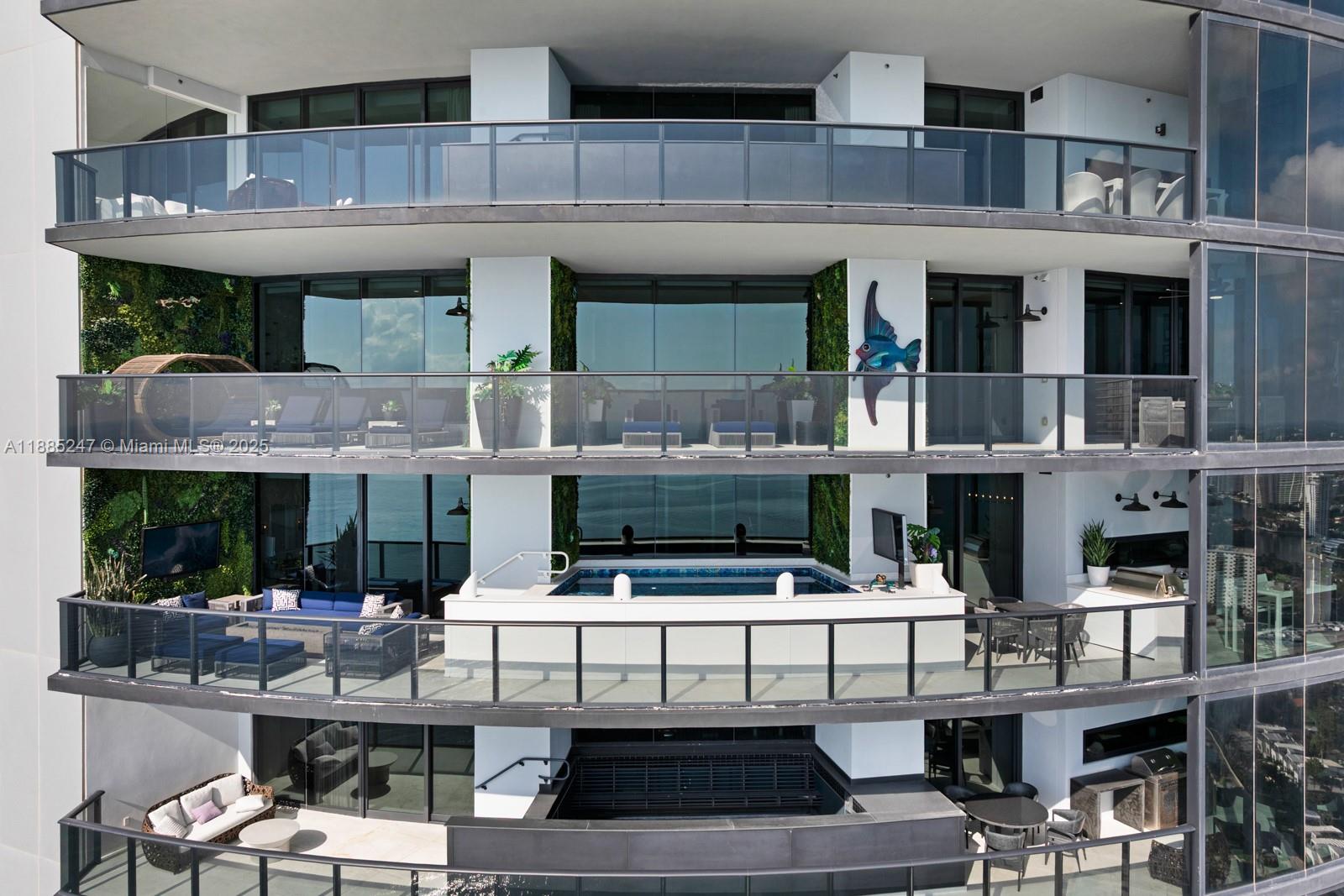 18555 COLLINS AVENUE COND - Residential