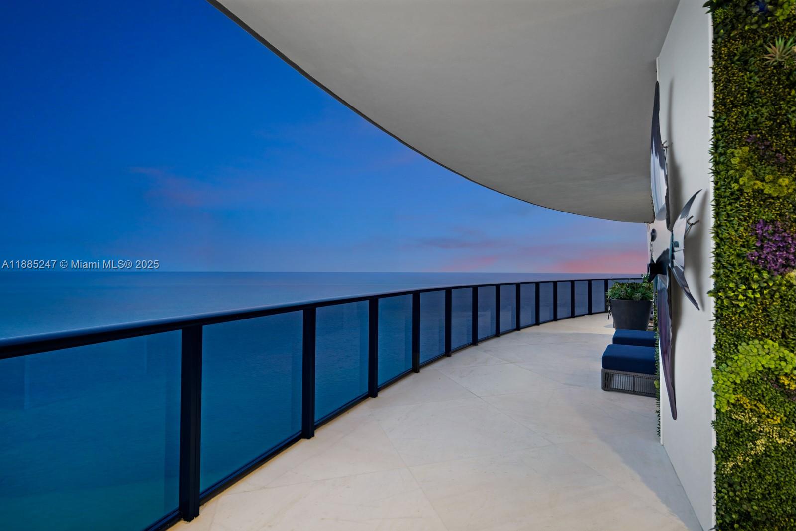 18555 COLLINS AVENUE COND - Residential