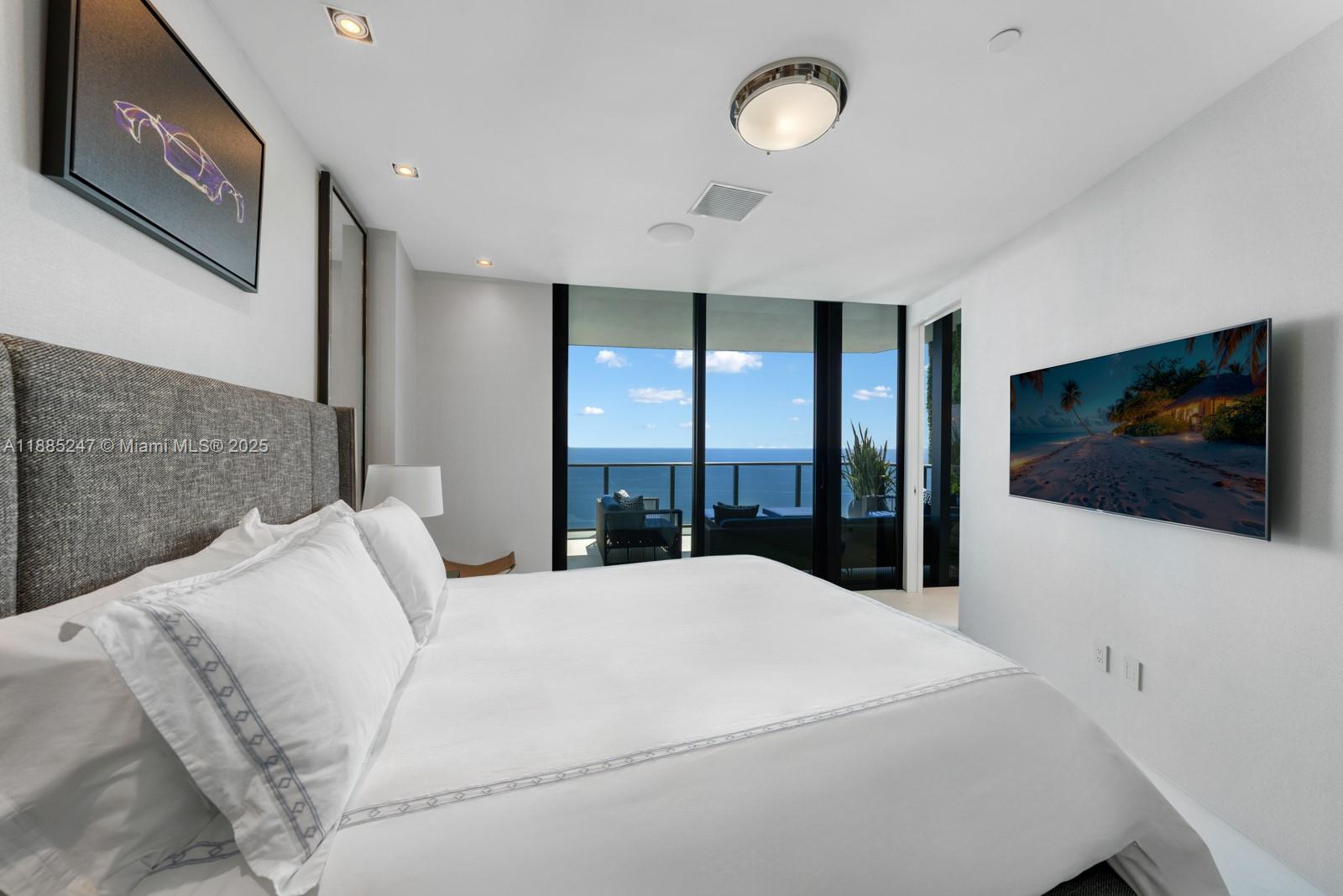 18555 COLLINS AVENUE COND - Residential