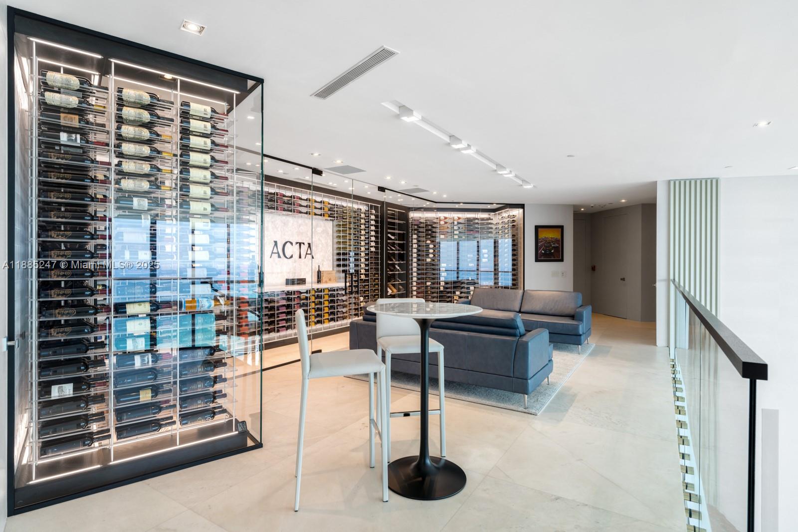 18555 COLLINS AVENUE COND - Residential