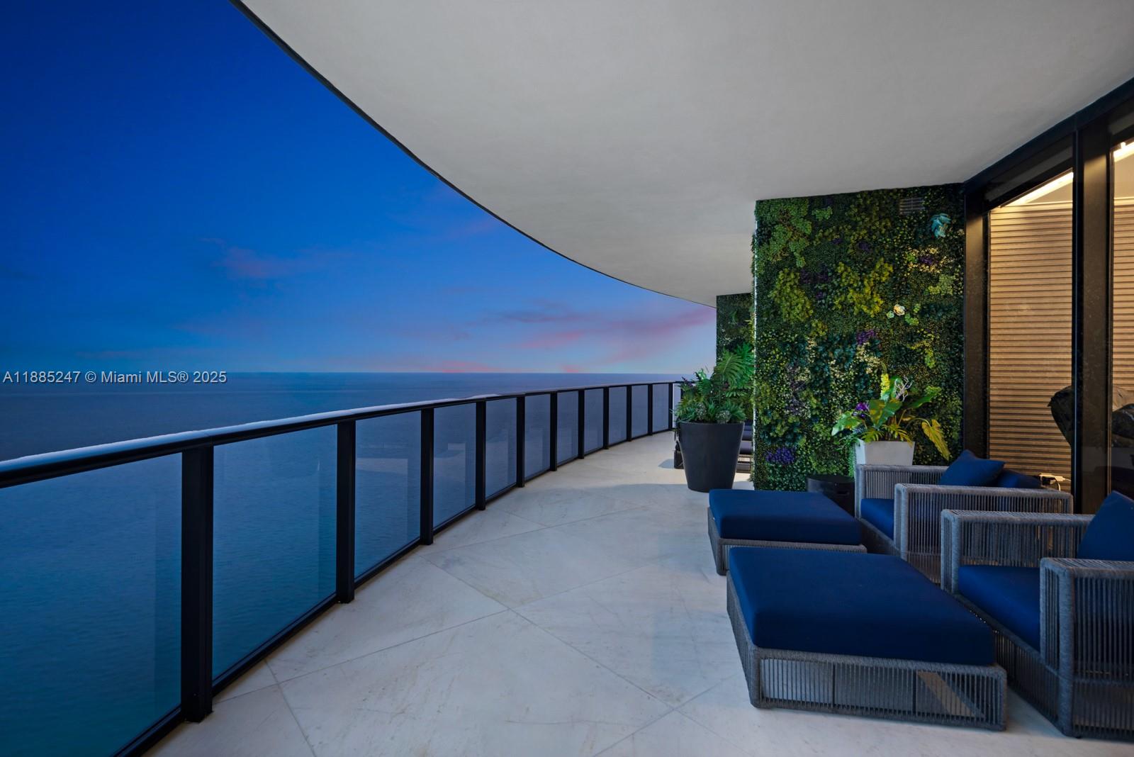 18555 COLLINS AVENUE COND - Residential