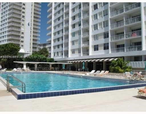 300 NE Bayview Dr 501