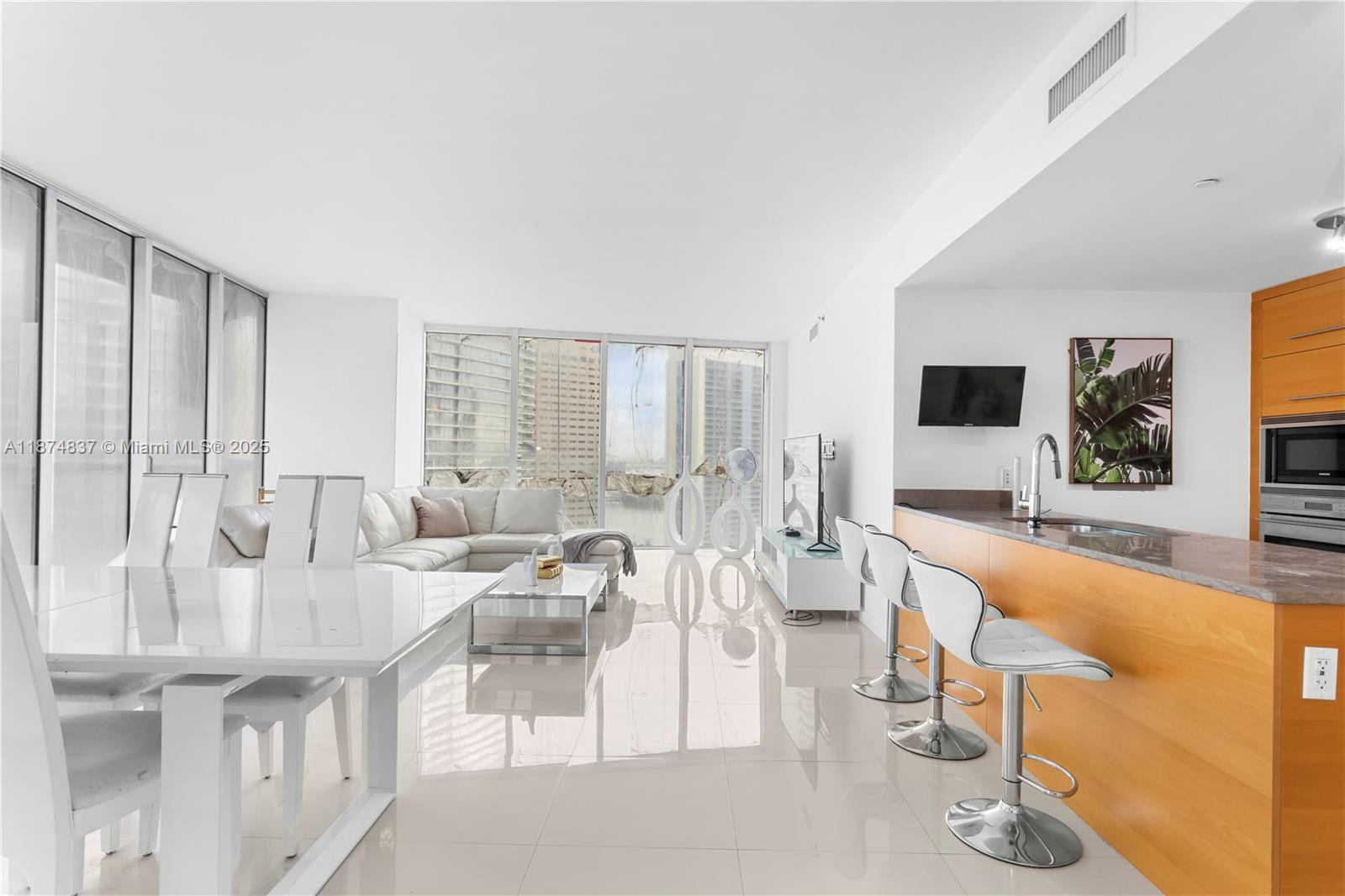 ICONBRICKELL CONDO NO 1 - Residential