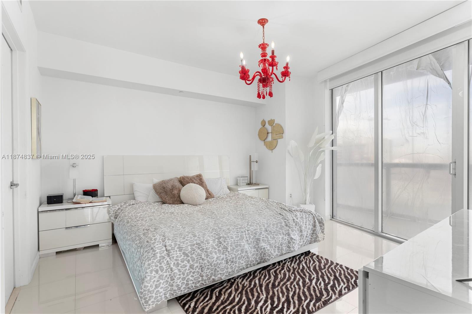 ICONBRICKELL CONDO NO 1 - Residential