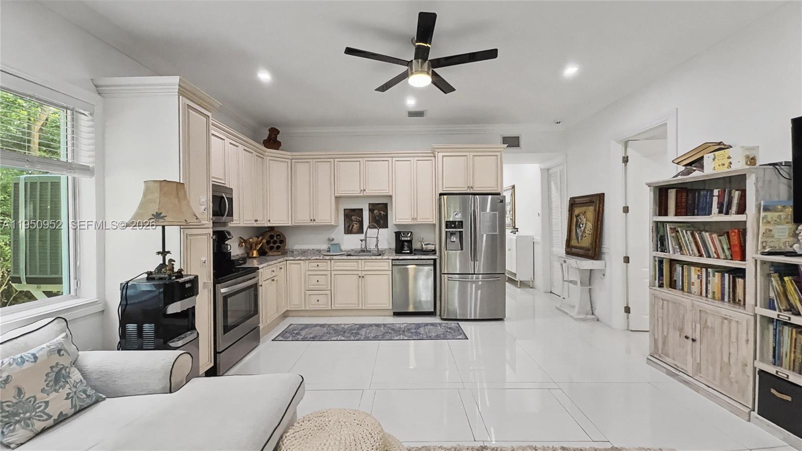 KEY LARGO BEACH - Residential