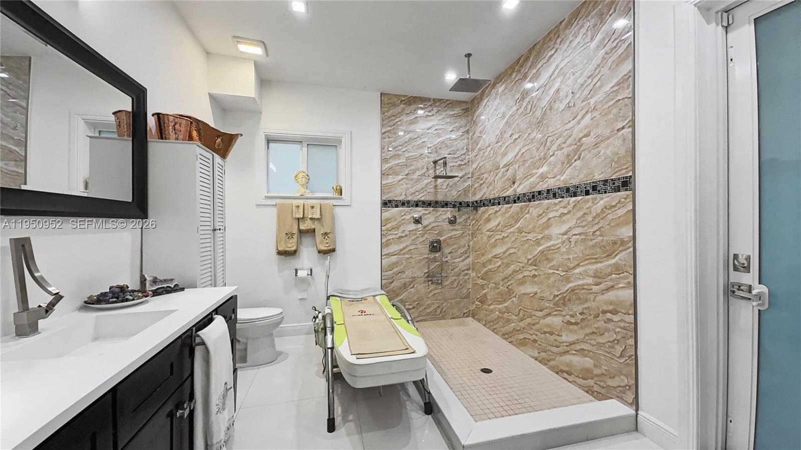 KEY LARGO BEACH - Residential