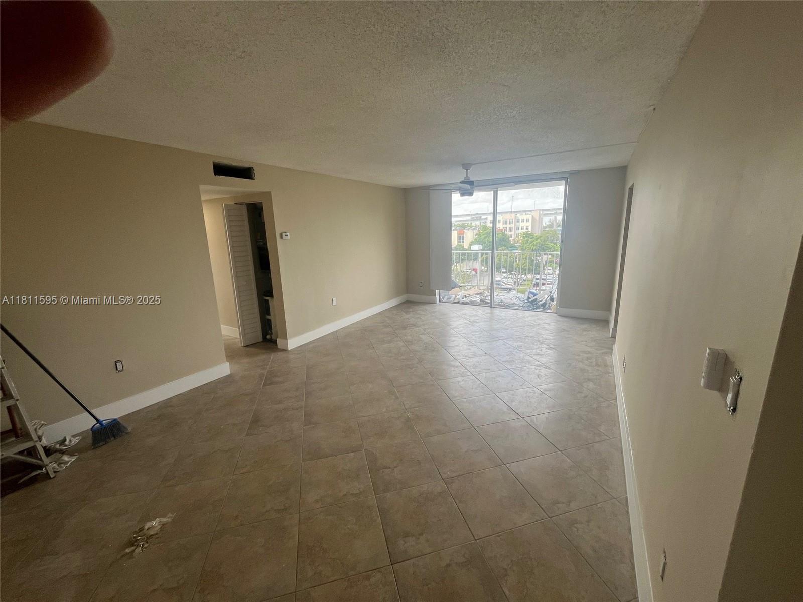 498 NW 165th St D-501
