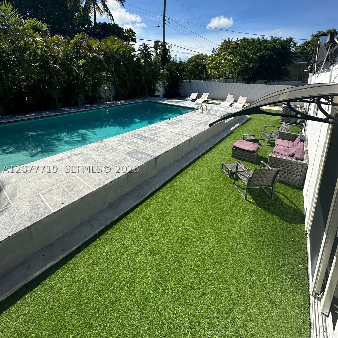 17650 NE 19th Ave, North Miami Beach FL 33162