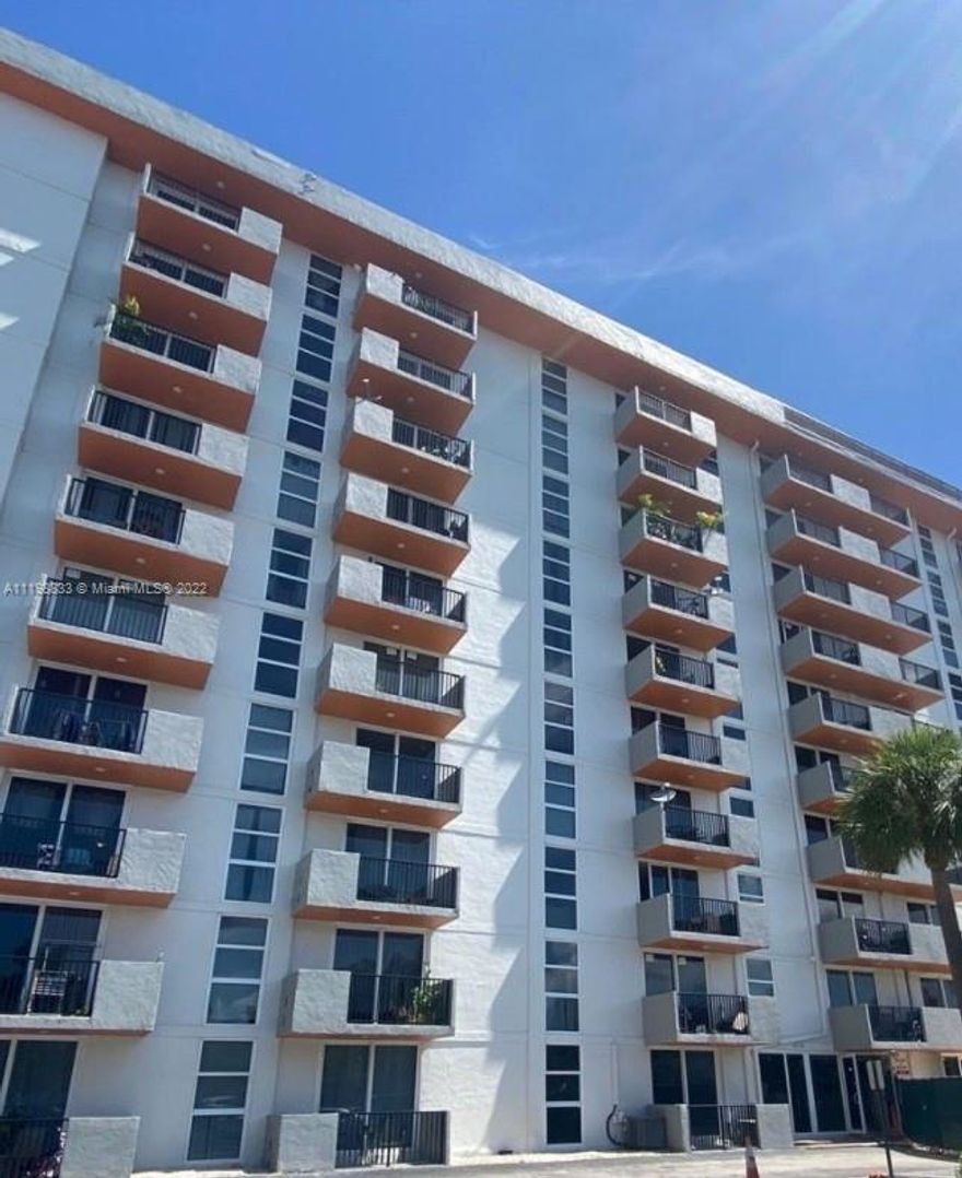 BEAUTIFUL FIRST FLOOR 1 BED APART , LOOKING NEW POOL , NEW VYNIL GREY FLOOR, RECENTLY RE PAINTED,and new mpliances
don't miss it