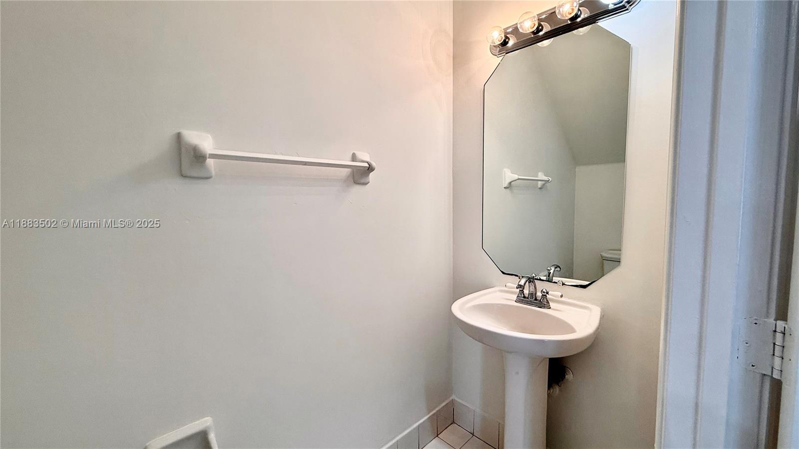 POD 12 AT MONARCH LAKES - Residential Lease