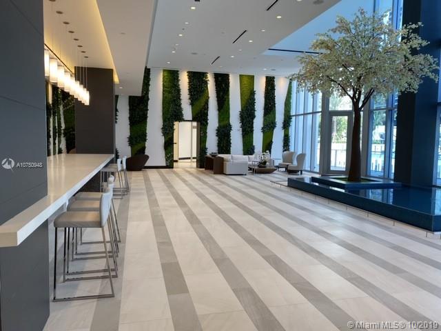 Paramount Miami Worldcente - Residential Lease