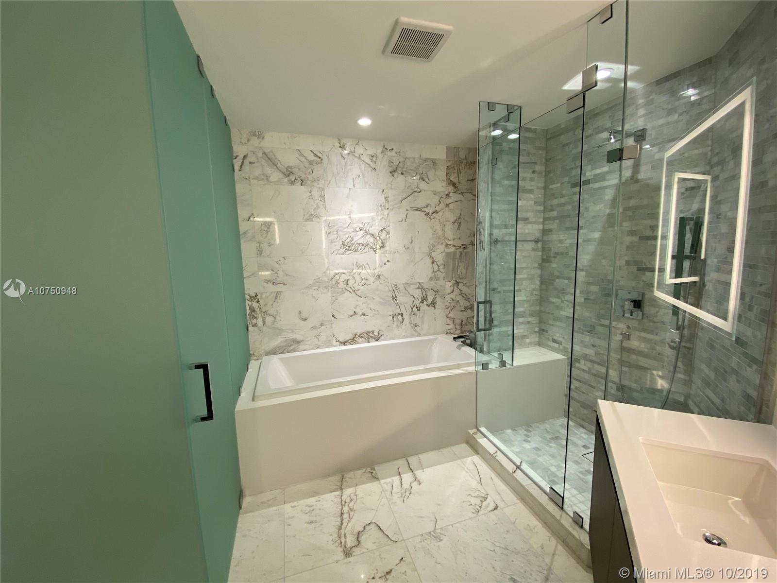 Paramount Miami Worldcente - Residential Lease