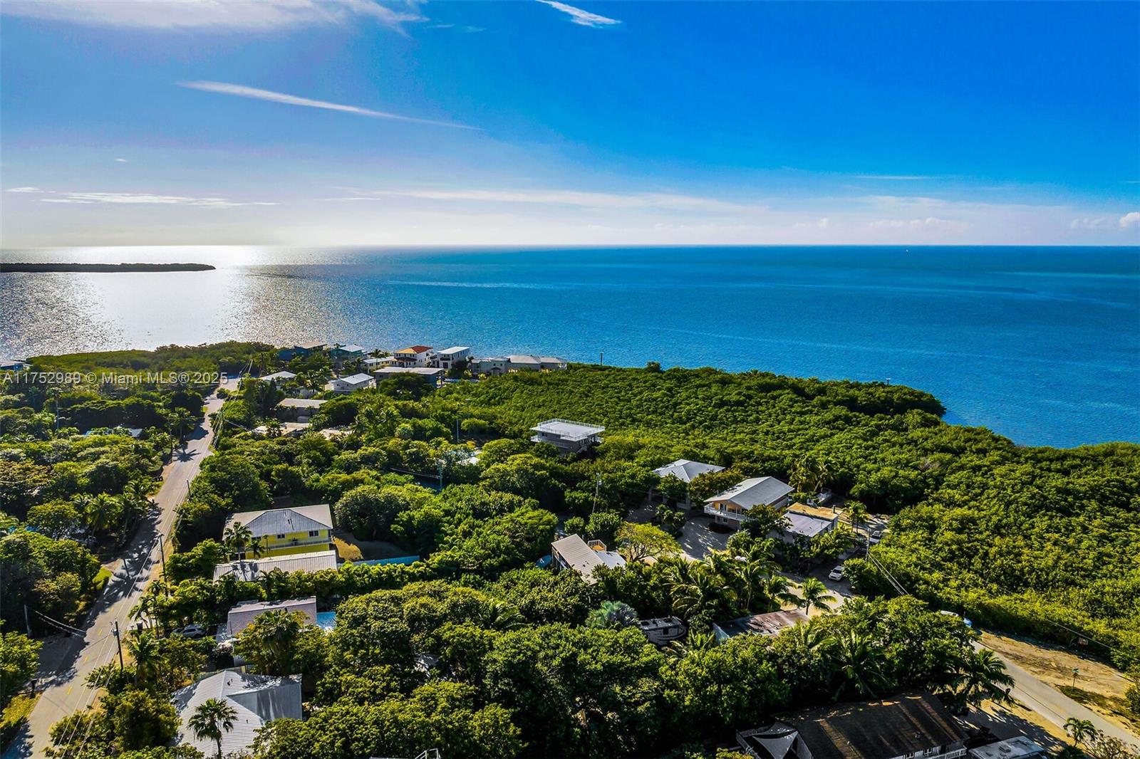 LARGO BEACH - Residential