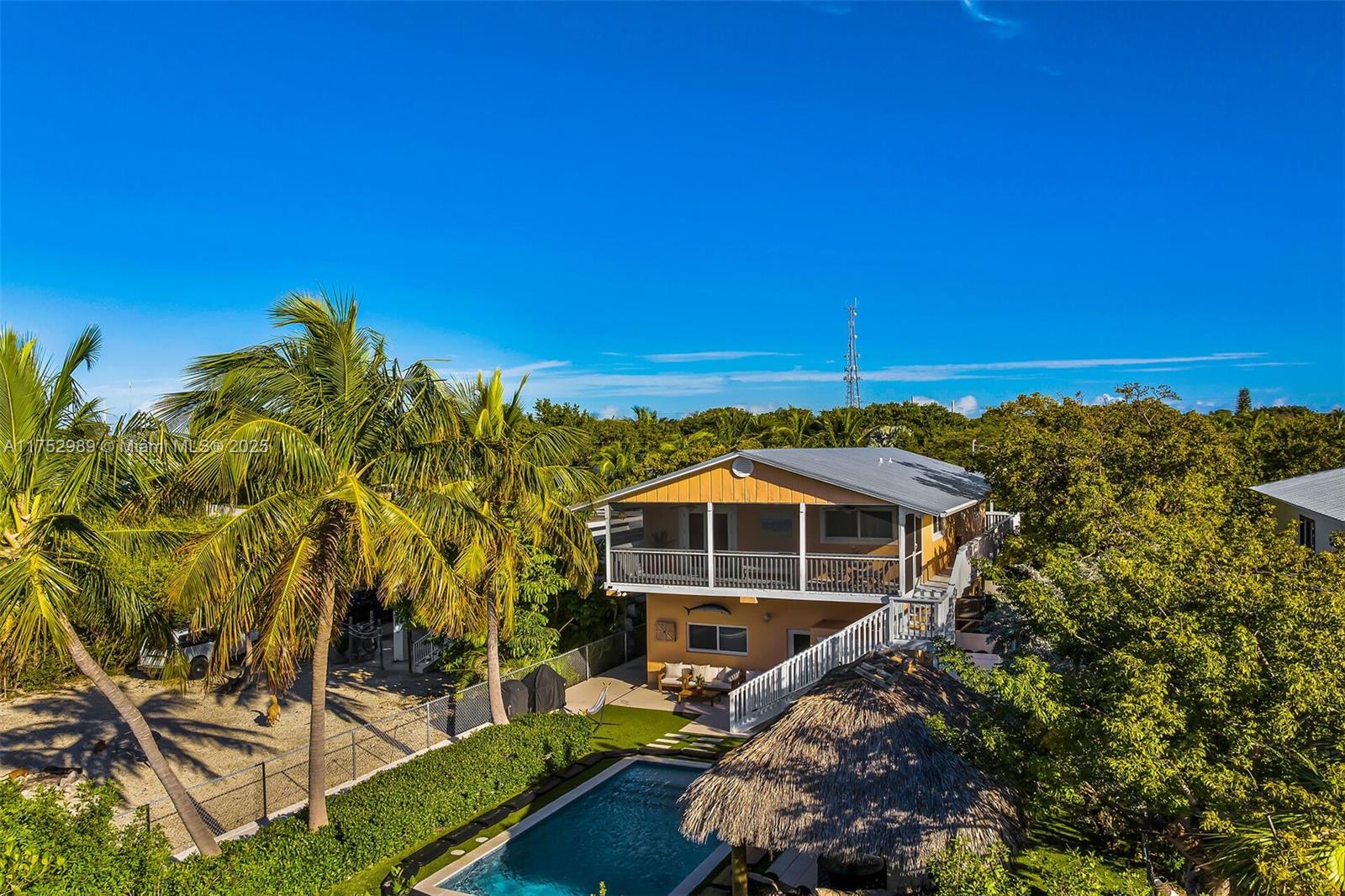 LARGO BEACH - Residential