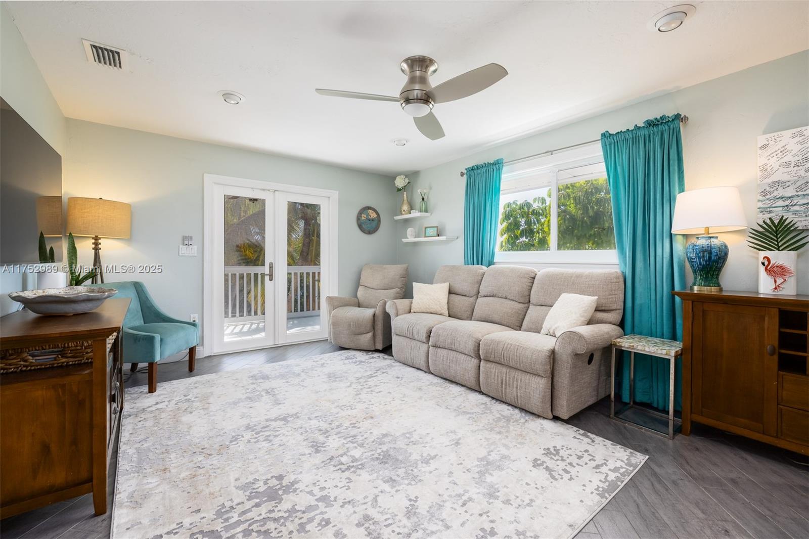 LARGO BEACH - Residential