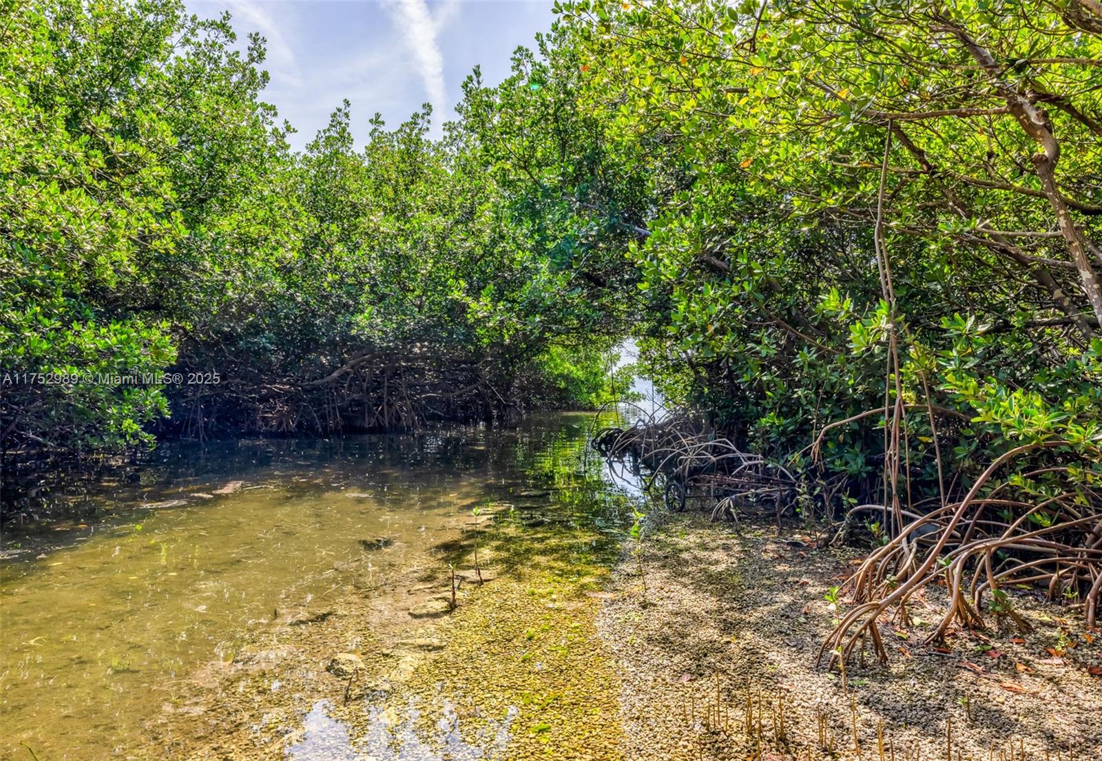 LARGO BEACH - Residential