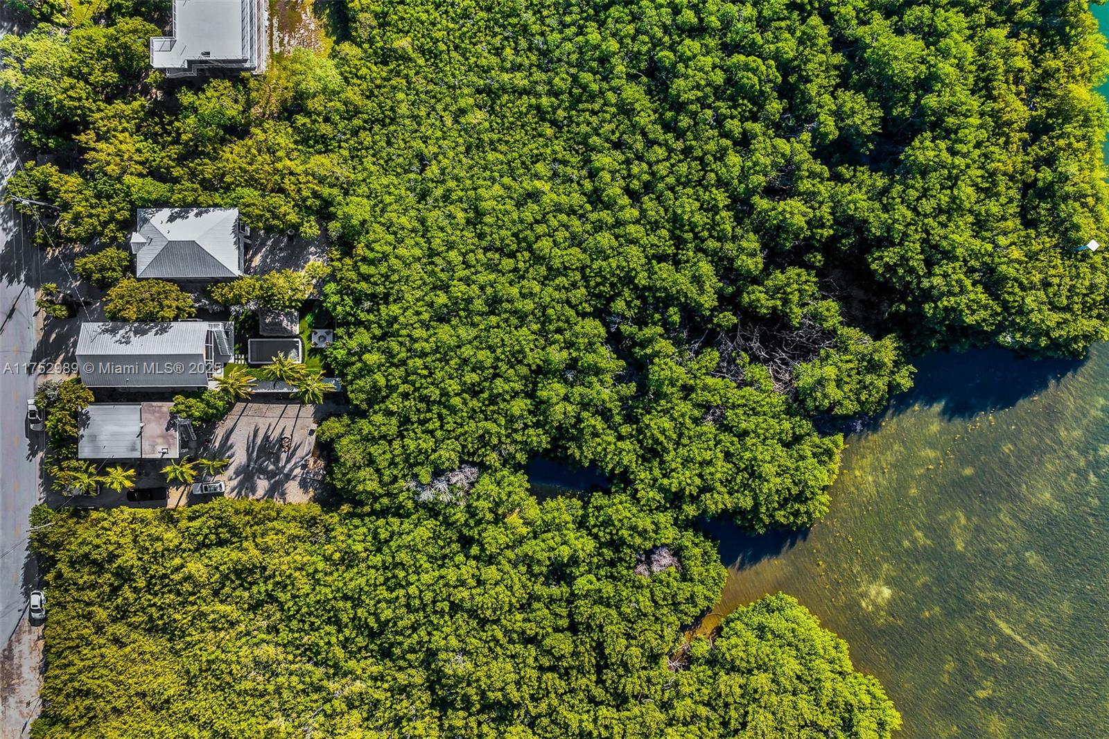 LARGO BEACH - Residential