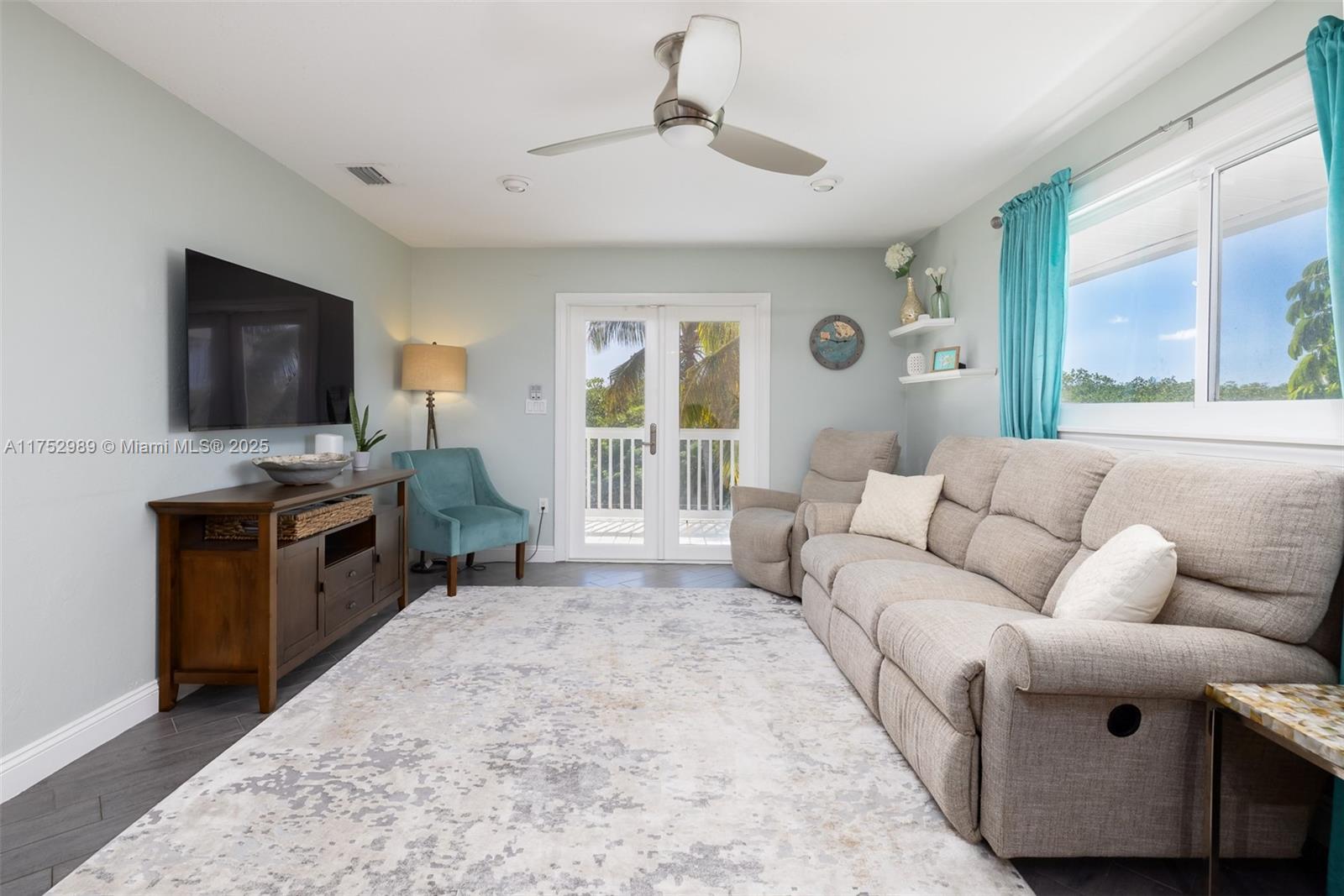 LARGO BEACH - Residential