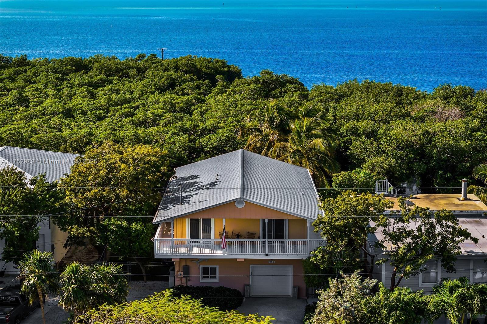 LARGO BEACH - Residential