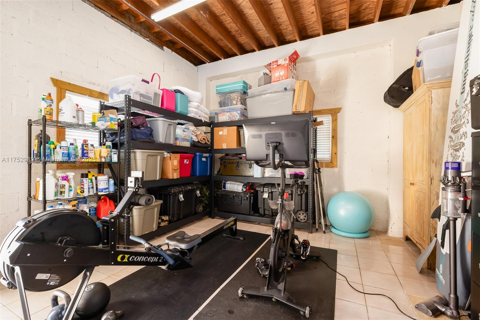 LARGO BEACH - Residential