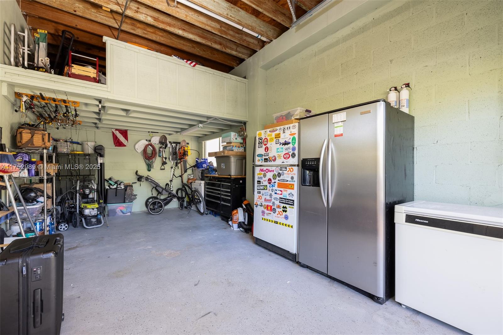 LARGO BEACH - Residential