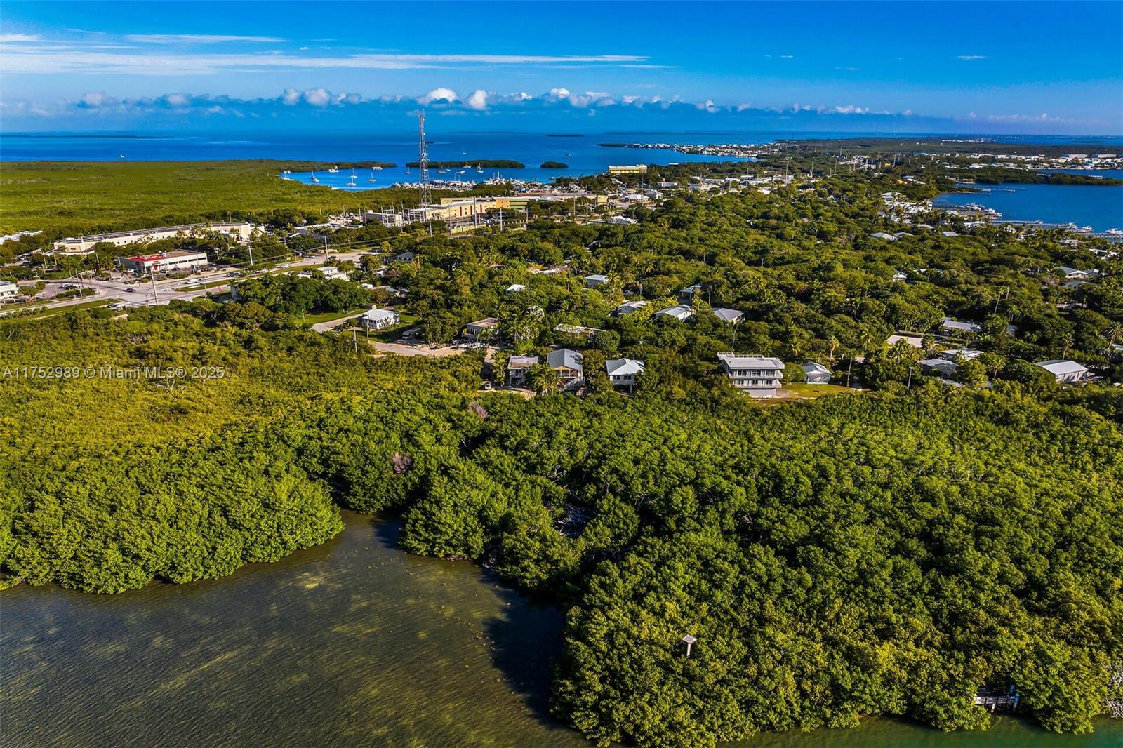 LARGO BEACH - Residential