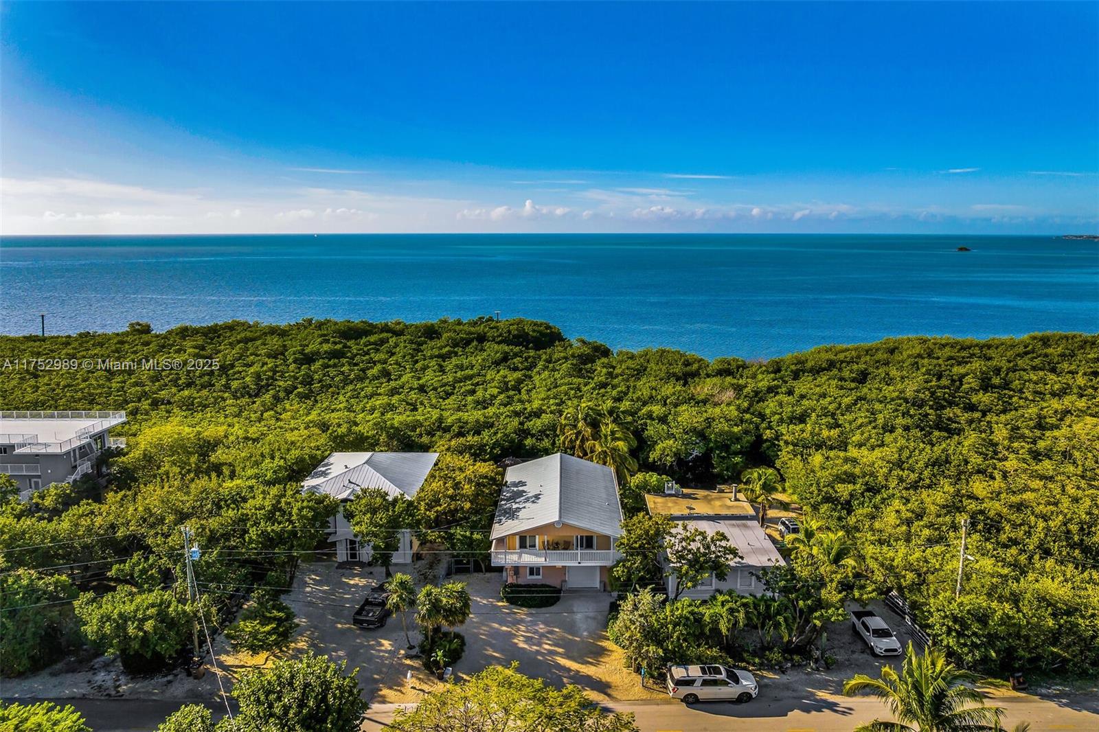 LARGO BEACH - Residential