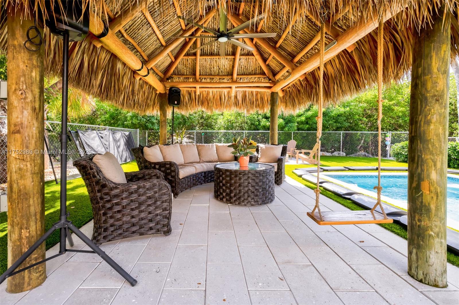 LARGO BEACH - Residential