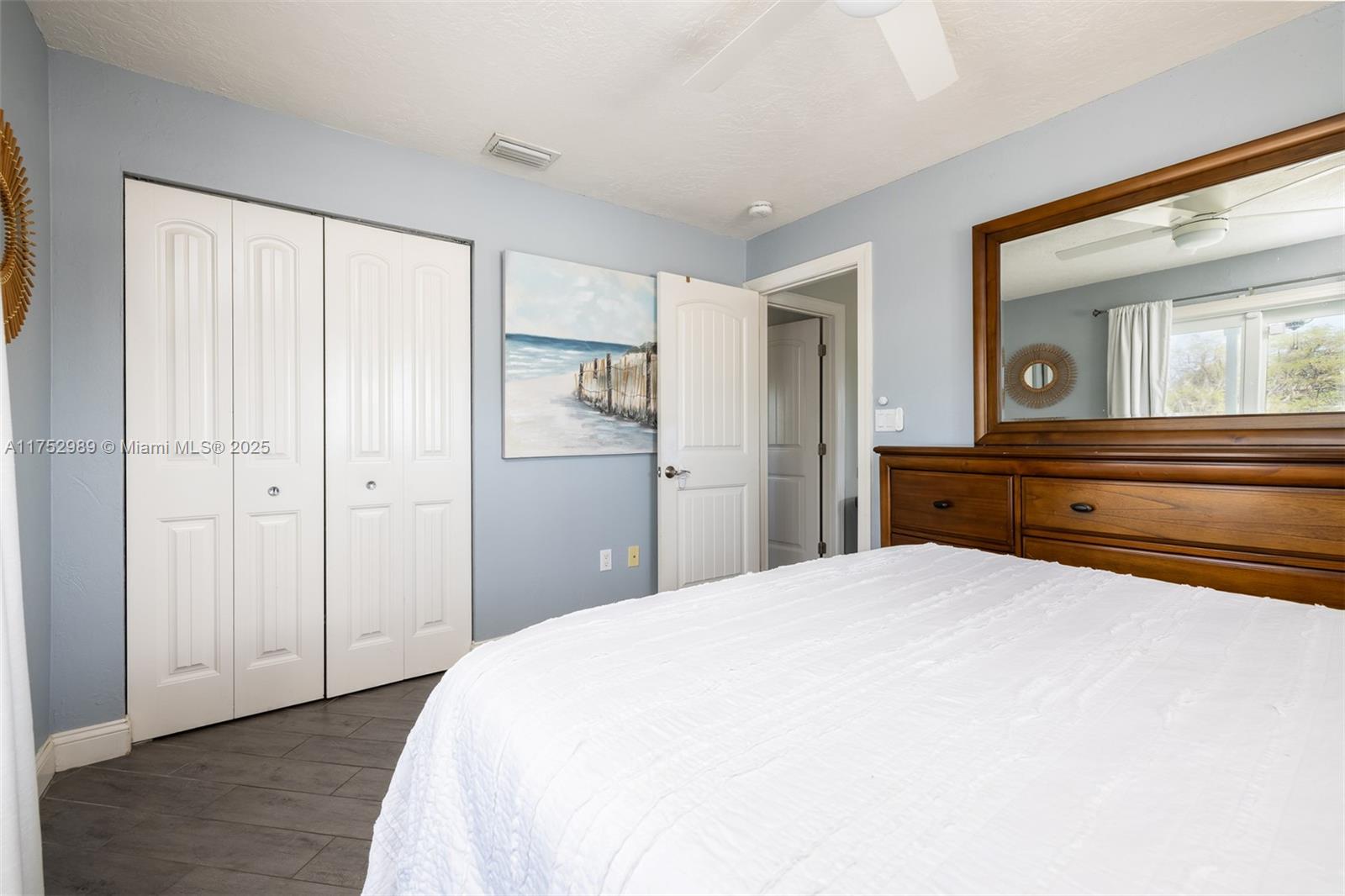 LARGO BEACH - Residential