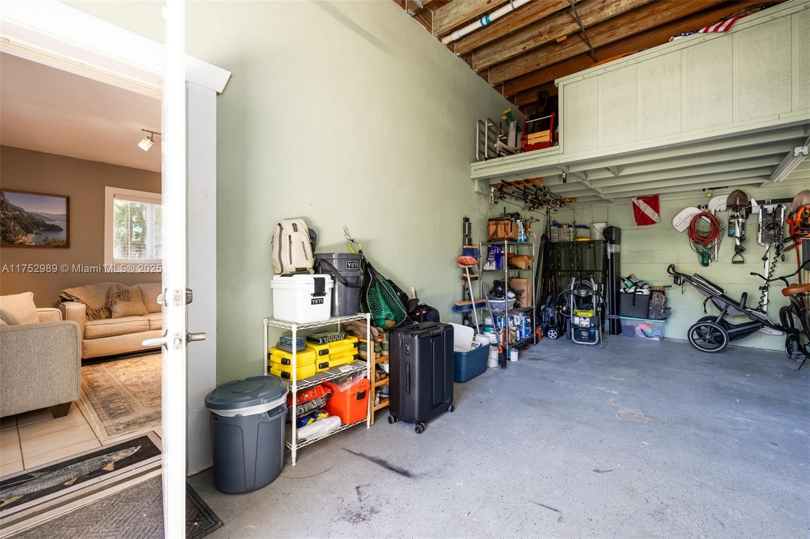 LARGO BEACH - Residential