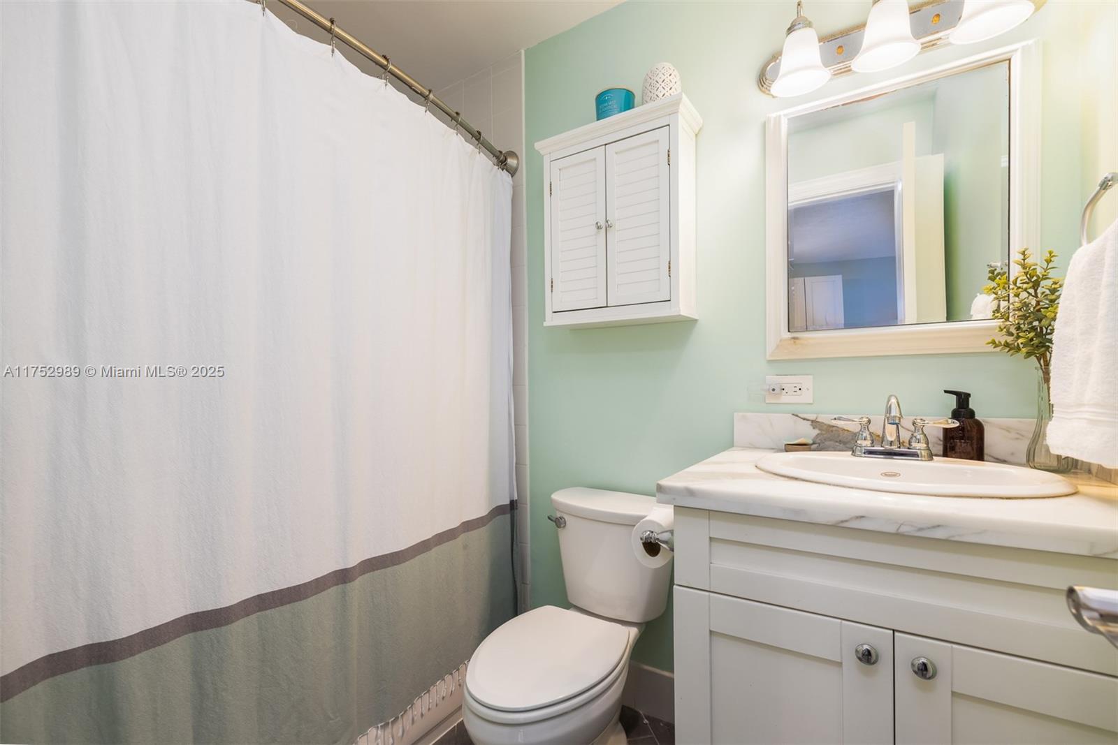 LARGO BEACH - Residential