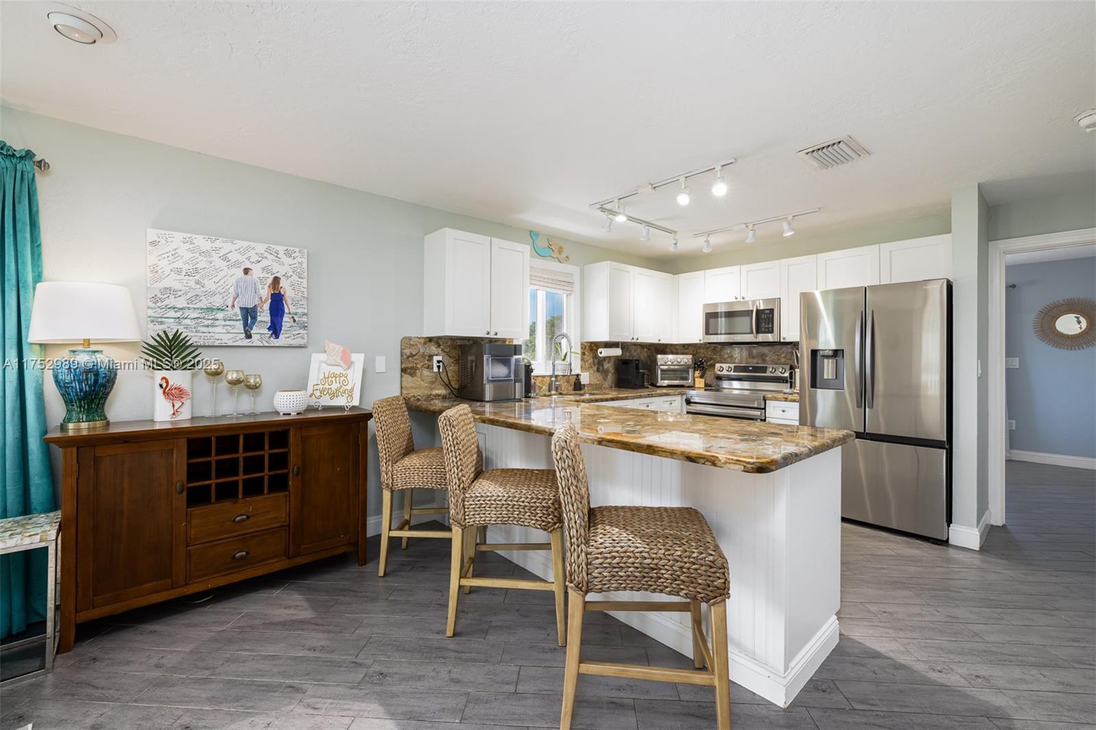 LARGO BEACH - Residential